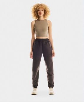 On Cloud Women’s Focus Joggers in Pebble